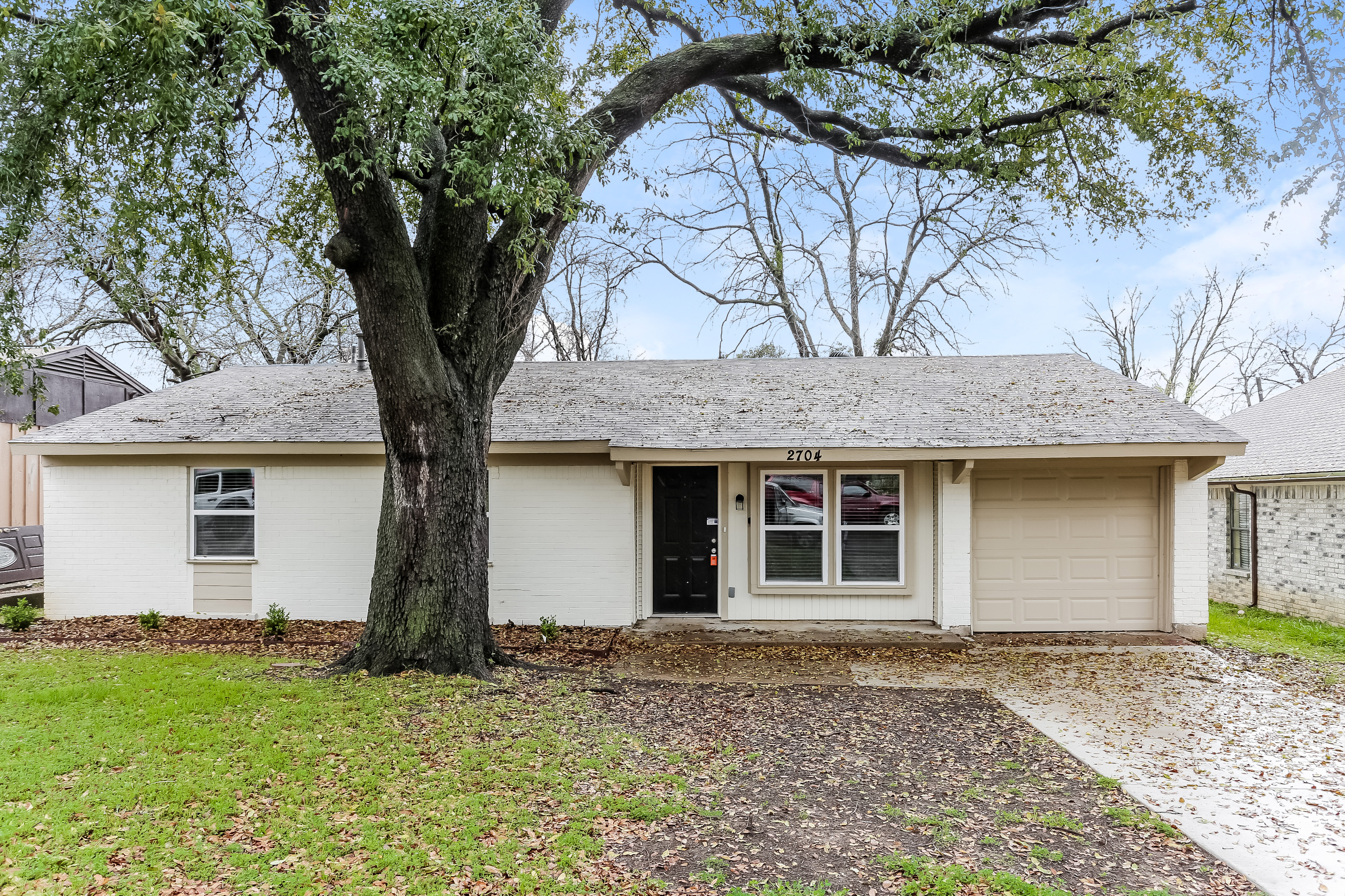 2704 Hardy Pl Arlington, TX 76010